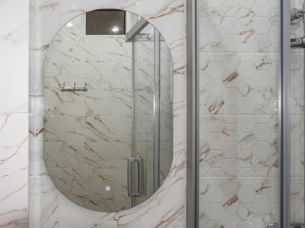 oglinda-ovala-de-baie-1